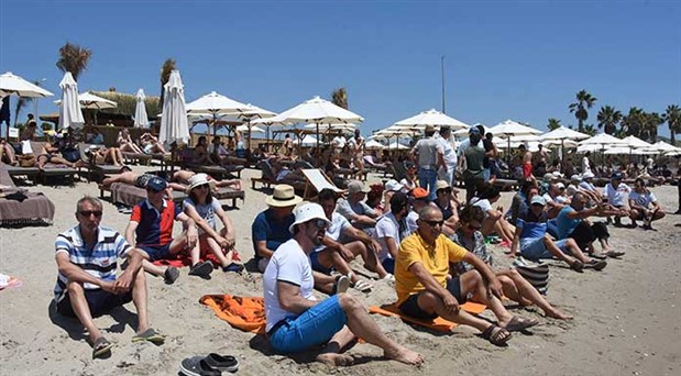 Çeşme’de plajların işgal edilmesine tepki: Sessiz protesto