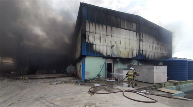 İzmir Torbalı’da geri dönüşüm fabrikasında yangın