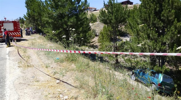 Pamukkale’de otomobil şarampole devrildi: 1 ölü
