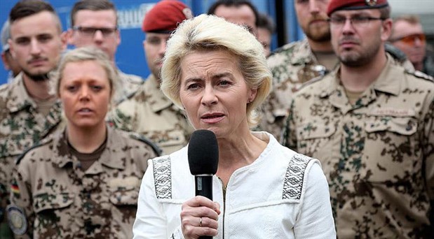 Almanya Savunma Bakanı Ursula Von der Leyen istifa edeceğini açıkladı