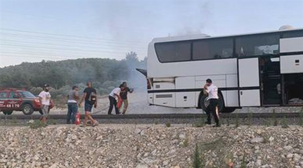 Muğla'da yanan otobüs orman yangını ilk müdahale ekibi tarafından söndürüldü