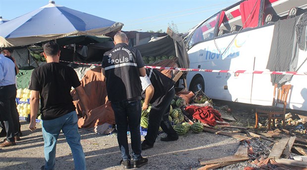 İstanbul Havalimanı otobüsü kaza yaptı: 1 ölü, 8 yaralı