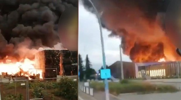 İtalya’da atık imha deposunda büyük yangın