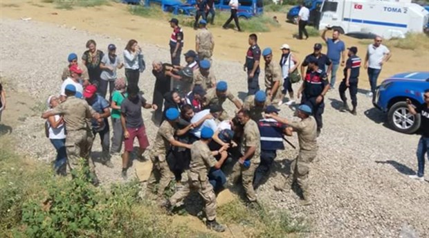 JES'e karşı direnen yurttaşlara jandarma saldırısı: 26 gözaltı