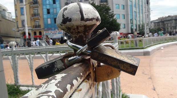 'Asma kilit akımı' Taksim Meydanı'nda