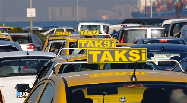 İstanbul'daki taksi şoförleri araştırıldı: Her 4 taksiciden 1'i yanında kesici, delici alet taşıyor