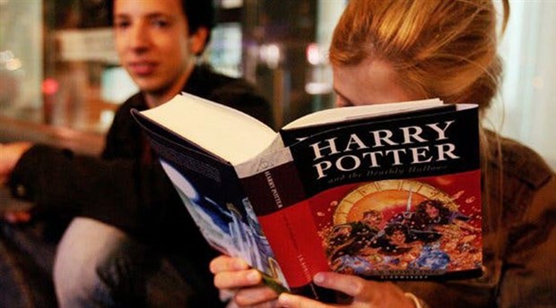 ABD'de Katolik okulu Harry Potter kitaplarını yasakladı: Gerçek büyüler