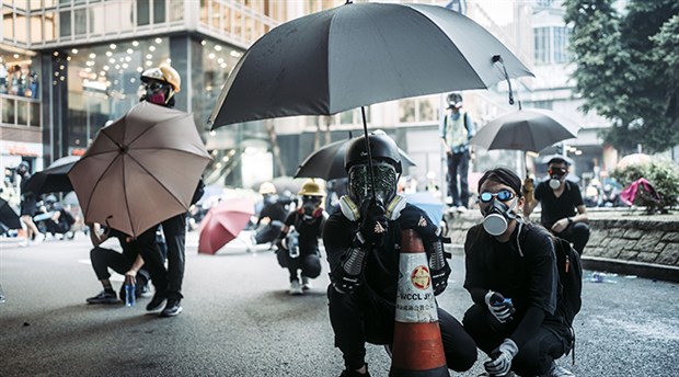 Hong Kong'da yeni öğretim yılı protesto ile başladı