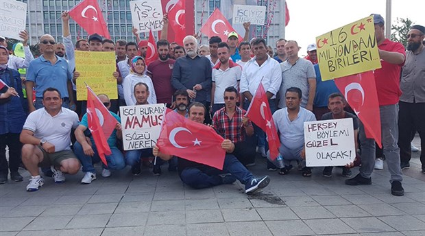 İBB önünde eylem yapan AKP'lilerden İmamoğlu'na 'terörist' göndermesi