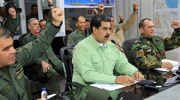 Venezuela Devlet Başkanı Maduro'dan orduya talimat: Kolombiya'ya karşı hazırlıklı olun