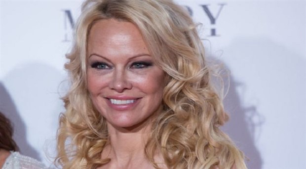 Pamela Anderson'dan 'Susamam' paylaşımı
