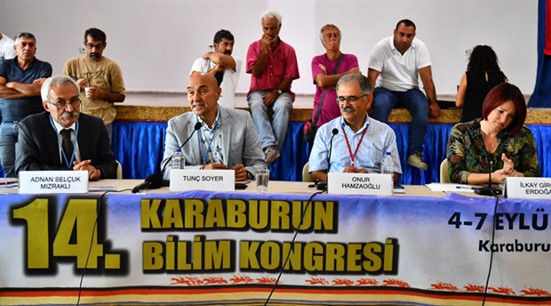 Karaburun'da 'güçlü Türkiye' için demokrasi vurgusu
