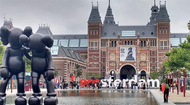 Amsterdam Müzesi 'adaletli değil' diyerek sömürge döneminden 'Altın Çağ' diye bahsedilmesini yasakladı