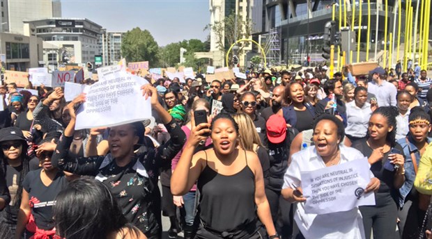 Johannesburg’da kadınlar isyanda