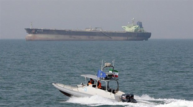 İran, BAE'ye yakıt taşıyan tankere el koydu