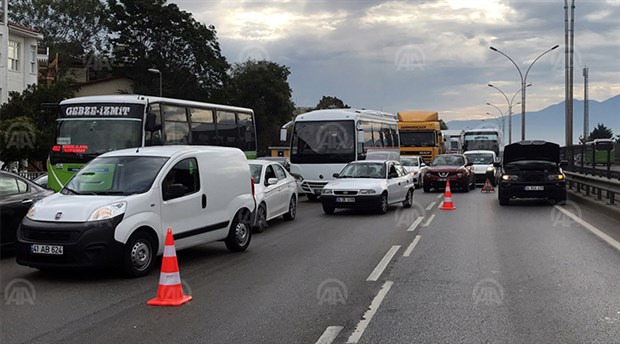 D-100 kara yolu İstanbul istikametinde kaza