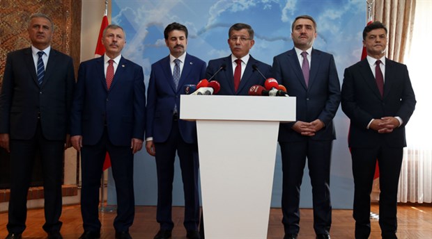 Davutoğlu ekibinden açıklama: 'En fazla oyu AK Parti'den alıyoruz'