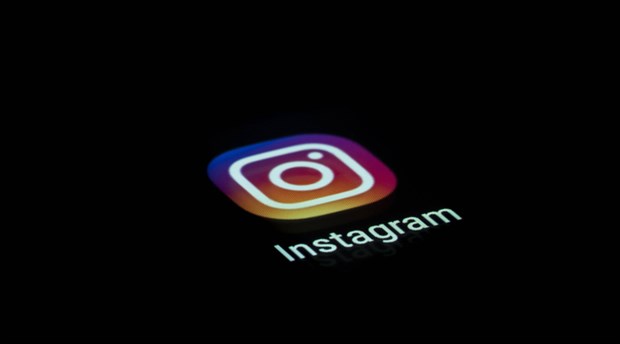 Instagram'a 'karanlık tema' geliyor