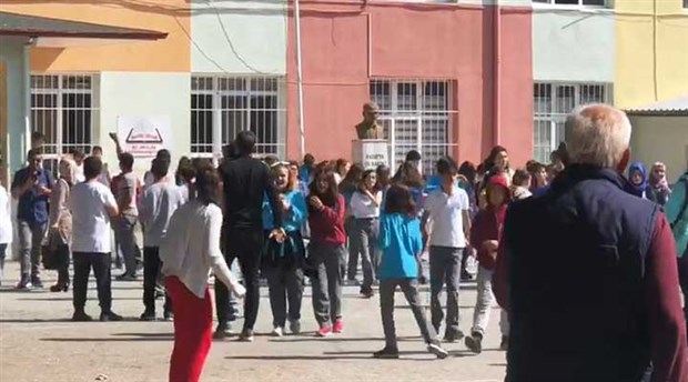 Deprem nedeniyle Bursa'da okullar tahliye edildi