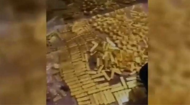 Çin'de eski belediye başkanının evinde 13.5 ton altın bulundu