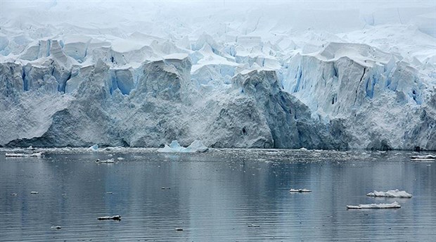 Antarktika'da 315 milyar tonluk buz kütlesi ana karadan koptu