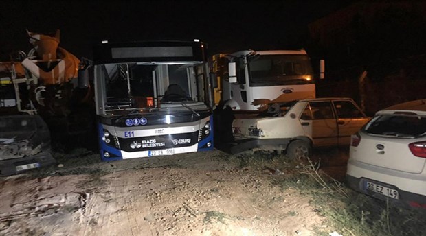 Borcunu ödeyemeyen AKP’li belediyenin otobüsü bağlandı