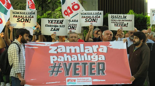 ÖDP İzmir’de zamlara ve hayat pahalılığına karşı sokağa çıktı: “Emeğiyle geçinenler yoksulluğa mahkum ediliyor”