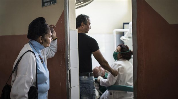 ABD'nin Küba'ya dönük saldırganlığı sürüyor: Yurt dışı sağlık programında görevli yetkililere vize kısıtlaması