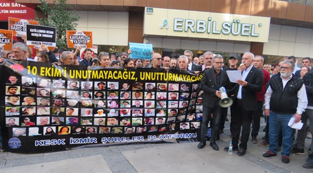 10 Ekim Katliamı'nda yaşamını yitirenler İzmir'de anıldı