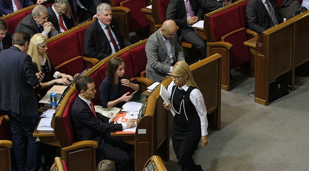 Ukrayna'da oturumlara katılmayan milletvekillerine maaş ödenmeyecek
