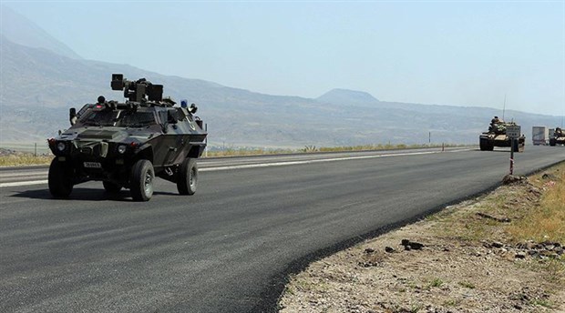 Ağrı'da devriye görevi yapan zırhlı araca PKK saldırısı: 1'i ağır 5 asker yaralı