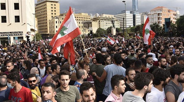 Lübnan’da hükümetin istifası isteniyor