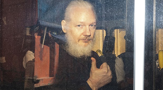 Assange'ın ABD'ye iade duruşmasını erteleme talebi reddedildi