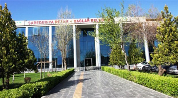 Bağlar Belediyesi’nin HDP’li meclis üyelerine uzaklaştırma