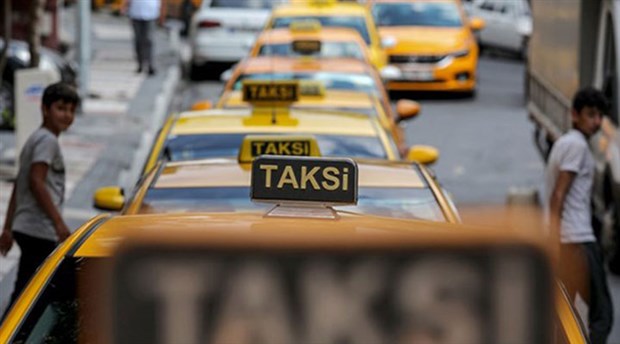 Esenler Otogarı'nda taksicilerin 'park ücreti' talebi tartışma yarattı
