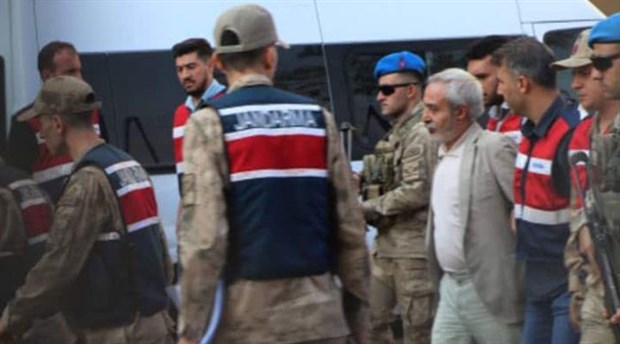 Selçuk Mızraklı 'örgüt üyeliği' iddiasıyla tutuklandı