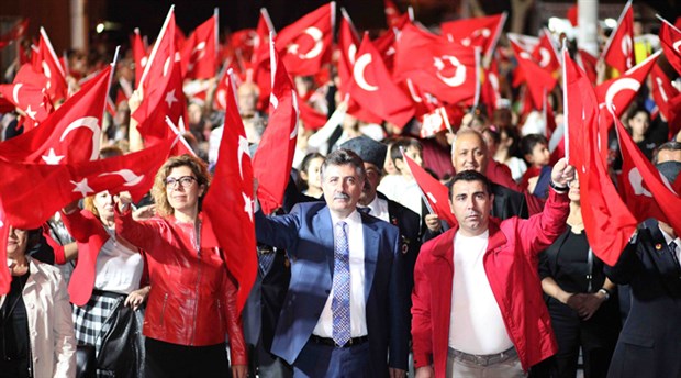 İzmir’de Cumhuriyet Bayramı kutlanıyor