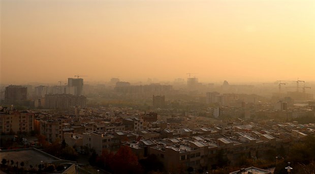 Tahran'da hava kirliliği nedeniyle okullarda eğitim yapılamadı