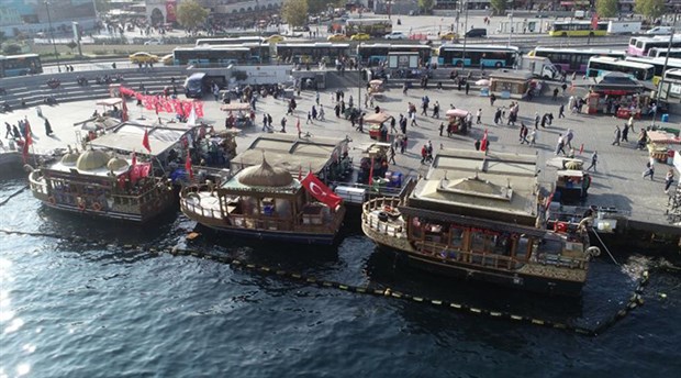 İBB, balık ekmek teknelerinin tahliyesini bekletme kararı almış