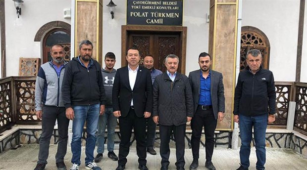 Çaydeğirmeni Belediye Başkanı, camiye AKP'li vekillin ismini verdi