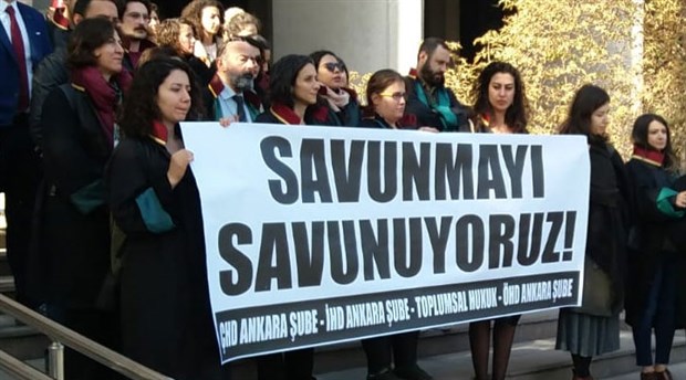 Hukukçular, MHP'li Sazak hakkında suç duyurusunda bulundu