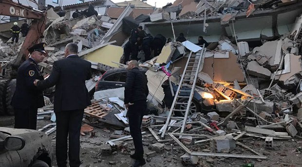 Arnavutluk'ta 5,6 büyüklüğünde bir deprem daha