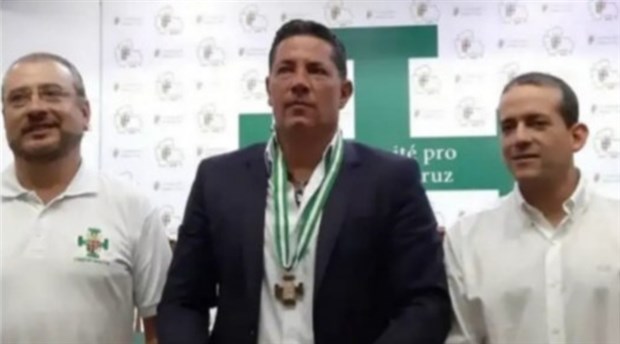 Bolivya'da darbeciler CNN muhabirine madalya verdi