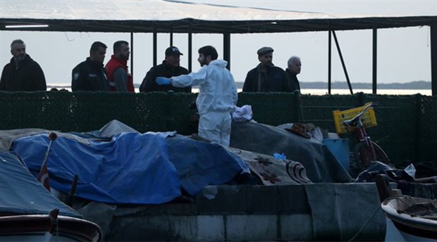 İzmir'de denizde bir kadına ait cansız beden bulundu