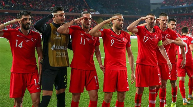 UEFA'nın 'asker selamı' soruşturmasında Türkiye'ye ceza verilmedi