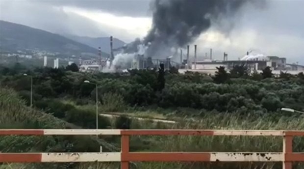Hatay'da demir çelik fabrikasında meydana gelen patlamanın ardından çıkan yangın söndürüldü