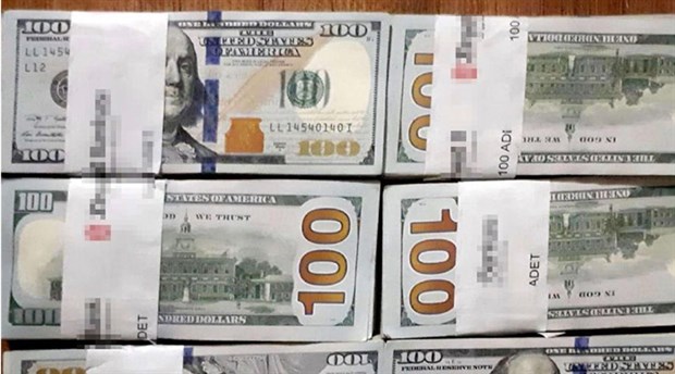 70 bin dolar yanlışlıkla çöpe atıldı: Saatlerce paranın bulunduğu poşeti aradı