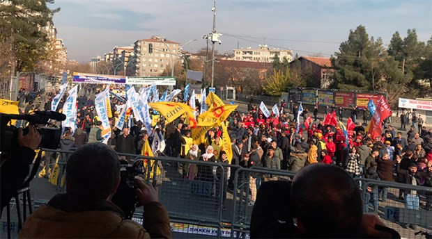 KESK'ten Diyarbakır'da 'insanca yaşam' mitingi