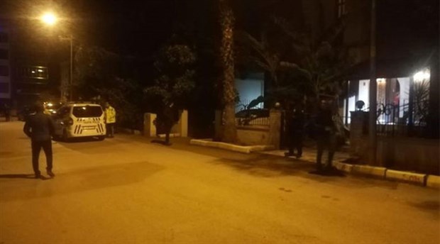 İzmir'de biri doktor iki kişiyi öldüren şahıs yaralı yakalandı