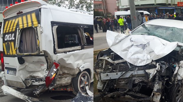 Antep'te otomobil ile öğrenci servisi çarpıştı: 16 yaralı